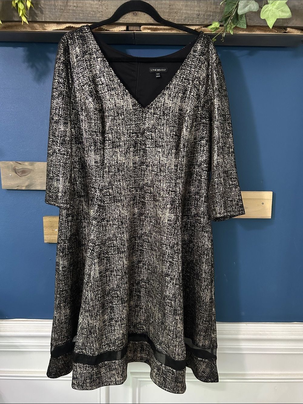 Lane Bryant Black/Gold V-Neck Flare Dress 18/20 NWOT